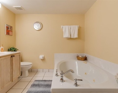 555 Harrison Avenue - Photo Thumbnail 11