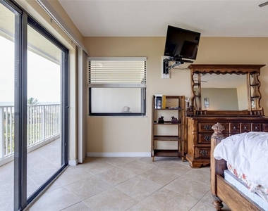 555 Harrison Avenue - Photo Thumbnail 9