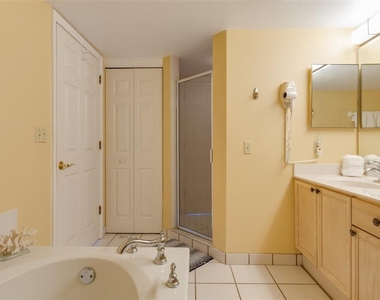 555 Harrison Avenue - Photo Thumbnail 12