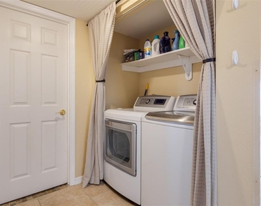 555 Harrison Avenue - Photo Thumbnail 15
