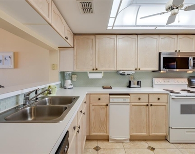 555 Harrison Avenue - Photo Thumbnail 16