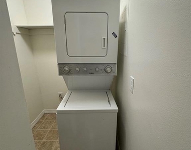 1054 Mollie Lane - Photo Thumbnail 7