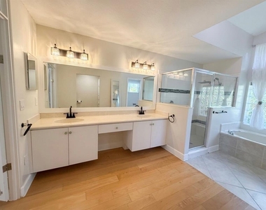 63 Bay Lake Drive - Photo Thumbnail 12