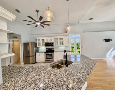 63 Bay Lake Drive - Photo Thumbnail 4