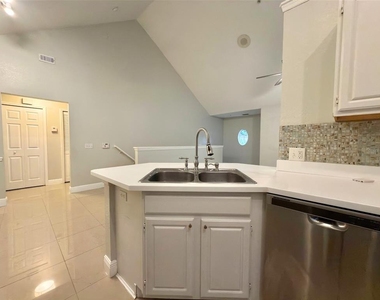 3420 Greenwich Village Boulevard - Photo Thumbnail 8