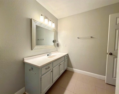 3420 Greenwich Village Boulevard - Photo Thumbnail 28