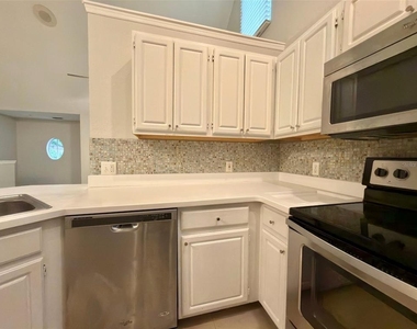 3420 Greenwich Village Boulevard - Photo Thumbnail 10