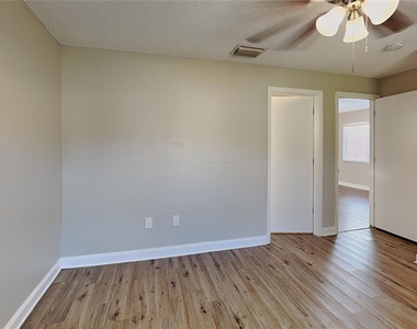 530 Scarlet Maple Court - Photo Thumbnail 6