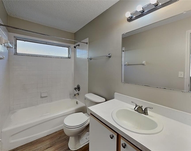 530 Scarlet Maple Court - Photo Thumbnail 7