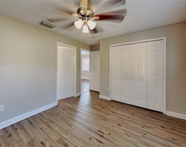 530 Scarlet Maple Court - Photo Thumbnail 5