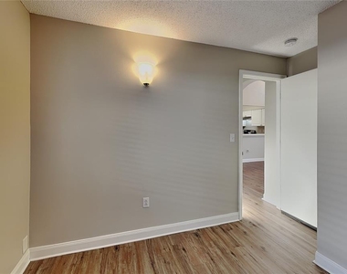 530 Scarlet Maple Court - Photo Thumbnail 8