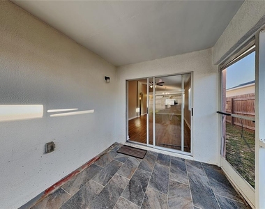 530 Scarlet Maple Court - Photo Thumbnail 14