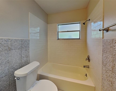2709 Manor Hill Drive - Photo Thumbnail 14