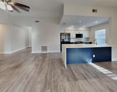 2709 Manor Hill Drive - Photo Thumbnail 3
