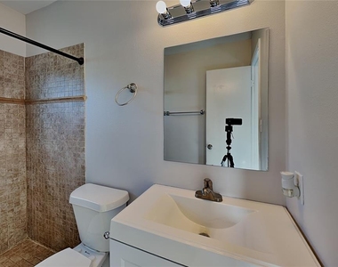 2709 Manor Hill Drive - Photo Thumbnail 7