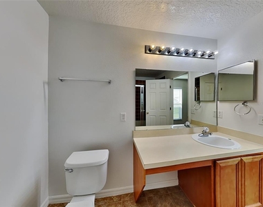 1388 N Platte Court - Photo Thumbnail 7