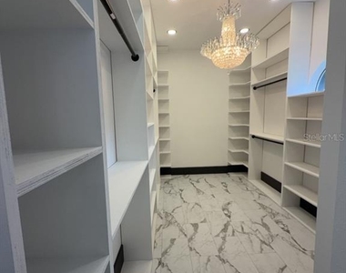 8131 Vineland Oaks Boulevard - Photo Thumbnail 14