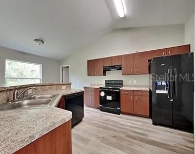 3584 W Burgandy Drive - Photo Thumbnail 4