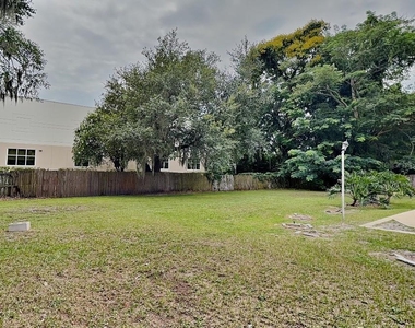 270 W Pineloch Avenue - Photo Thumbnail 17