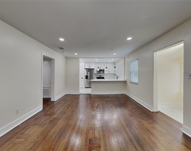 270 W Pineloch Avenue - Photo Thumbnail 4