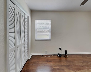 270 W Pineloch Avenue - Photo Thumbnail 6