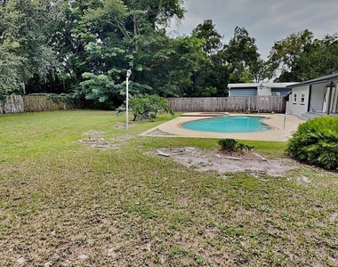 270 W Pineloch Avenue - Photo Thumbnail 16