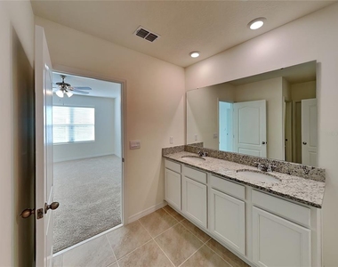 1004 Brooklet Drive - Photo Thumbnail 7