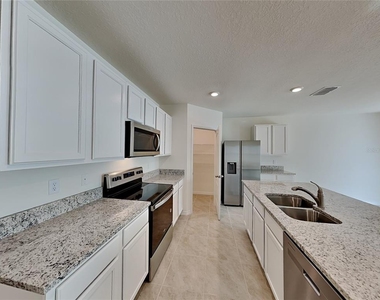 1004 Brooklet Drive - Photo Thumbnail 3