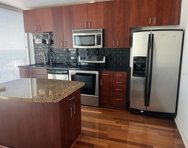 155 S Court Avenue - Photo Thumbnail 5