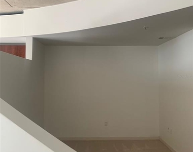 155 S Court Avenue - Photo Thumbnail 9