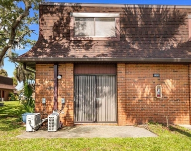 4414 Overlook Drive Ne - Photo Thumbnail 3
