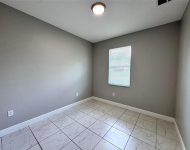 1389 Worthington Drive - Photo Thumbnail 14