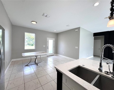 1389 Worthington Drive - Photo Thumbnail 5