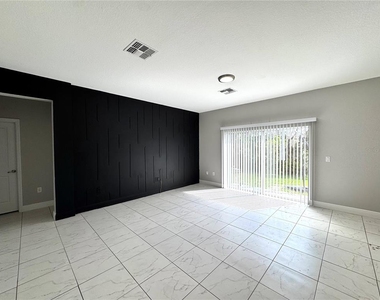 1389 Worthington Drive - Photo Thumbnail 3