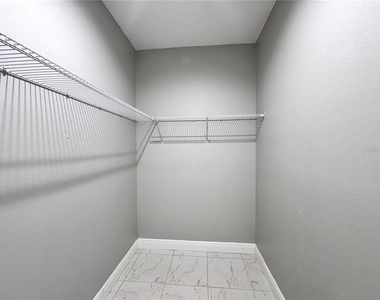 1389 Worthington Drive - Photo Thumbnail 11