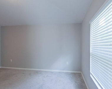 9141 Aegean Circle - Photo Thumbnail 11