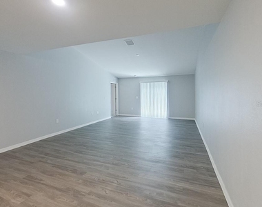9141 Aegean Circle - Photo Thumbnail 4