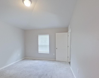 9141 Aegean Circle - Photo Thumbnail 12