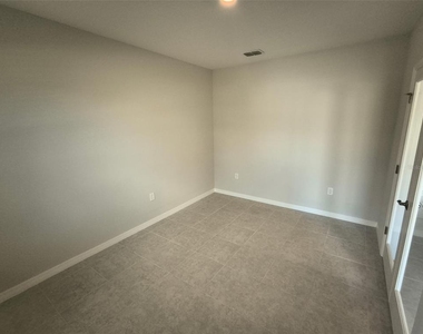 45 Wellwood Lane - Photo Thumbnail 3