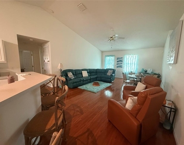 4 Ballard Lane - Photo Thumbnail 24