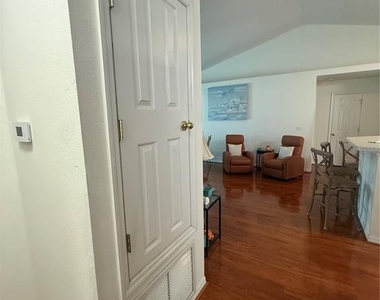 4 Ballard Lane - Photo Thumbnail 25