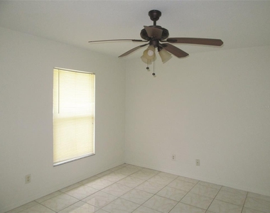 2716 Vogler Lane - Photo Thumbnail 5