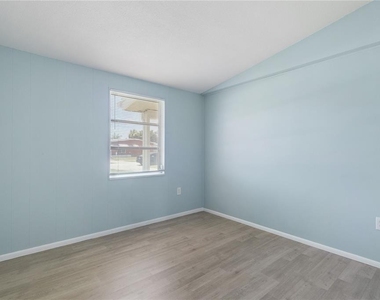22312 Lasalle Road - Photo Thumbnail 23