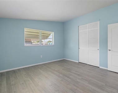 22312 Lasalle Road - Photo Thumbnail 17