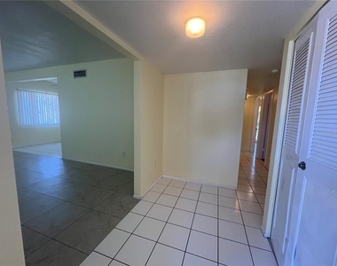 167 Easton Drive Nw - Photo Thumbnail 2