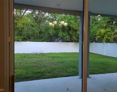 6122 39th Court E - Photo Thumbnail 8