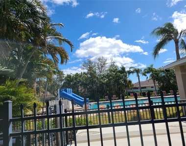 6122 39th Court E - Photo Thumbnail 15