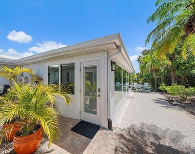 706 Spanish Drive S - Photo Thumbnail 27