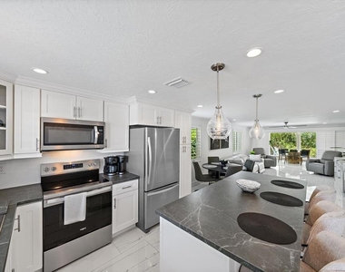 706 Spanish Drive S - Photo Thumbnail 6