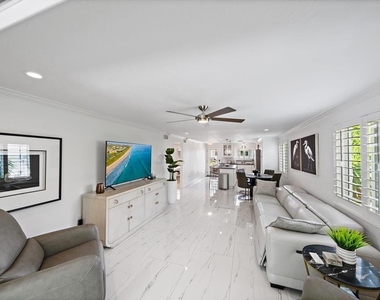 706 Spanish Drive S - Photo Thumbnail 8